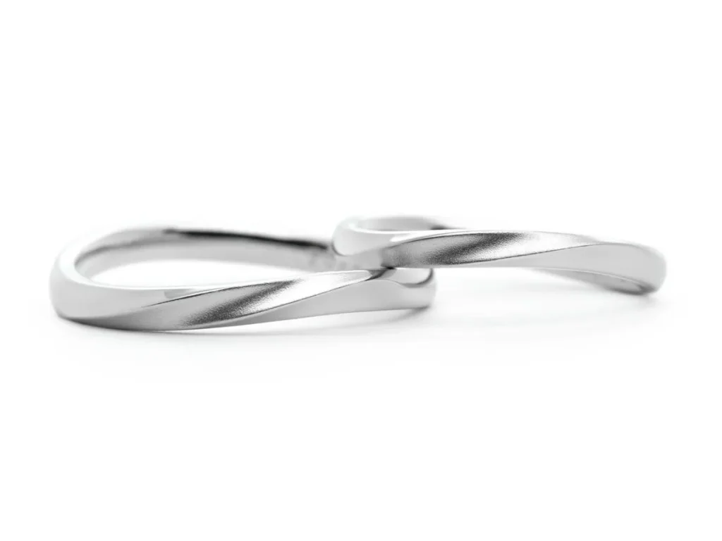 シンプルなウェーブふたひねりの手作り結婚指輪2022.08.11