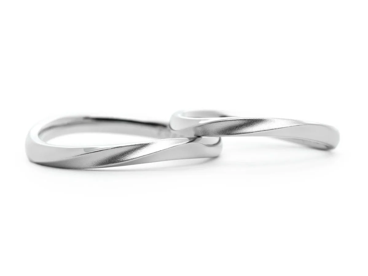 シンプルなウェーブふたひねりの手作り結婚指輪2022.08.11