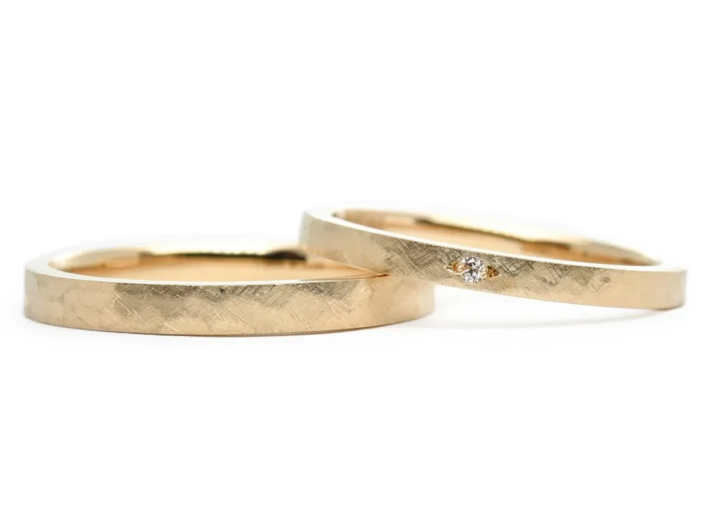アンティークな槌目加工を施した手作り結婚指輪2023.03.12