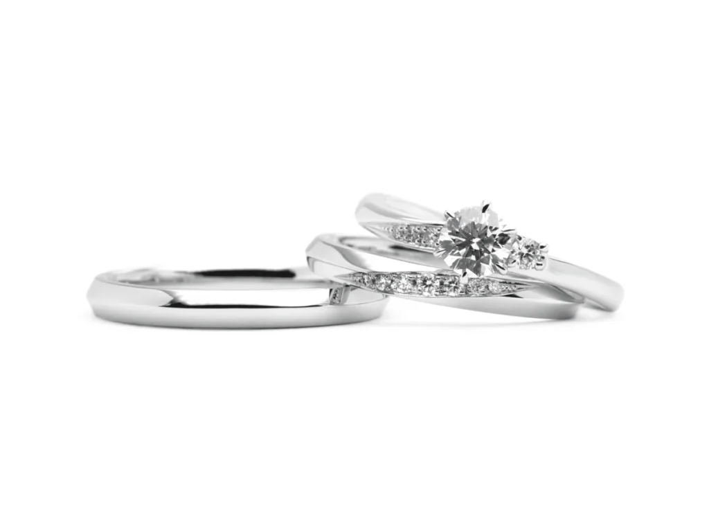 プラチナのアシンメトリーな婚約指輪とストレートの結婚指輪 千葉 Takehiro&Yurika 2023.08.12