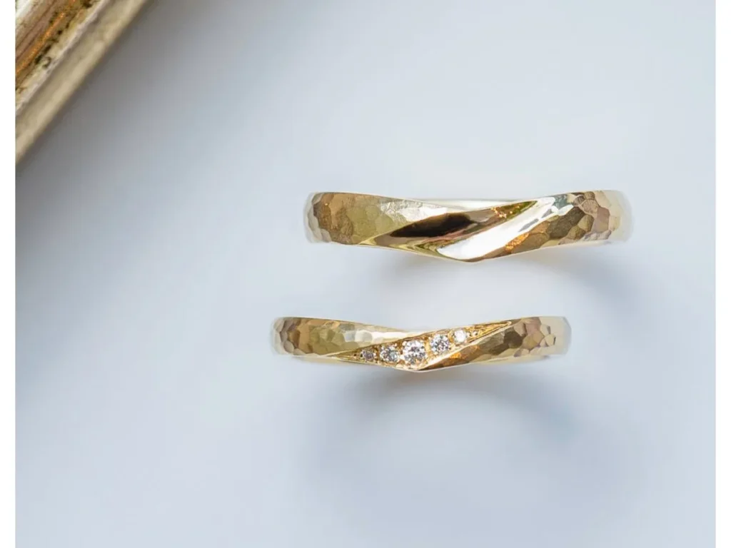 槌目模様とVシェイプのおしゃれな手作り結婚指輪2020.02.24