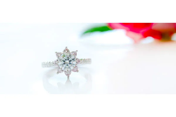 ピンクダイヤモンドを結婚指輪・婚約指輪に留めてみませんか？