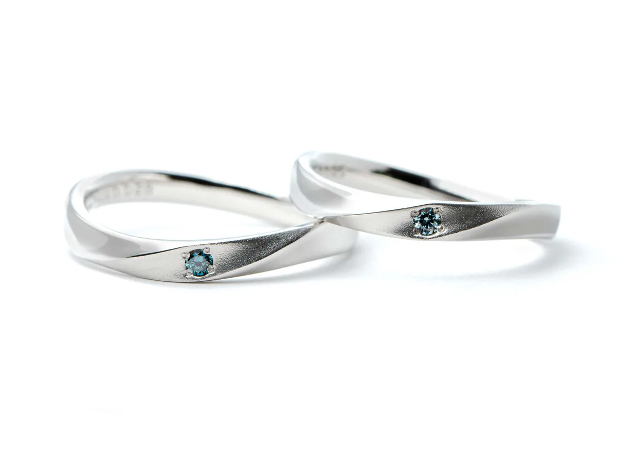 ウェーブがかかったふたひねりの結婚指輪 (2024051219880721)