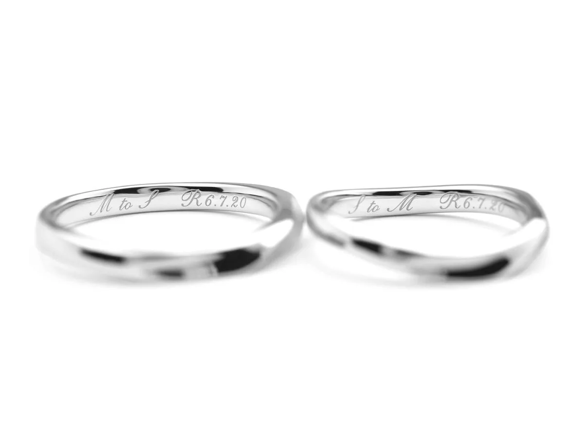 ふたひねりにスターダスト加工を施したプラチナの結婚指輪 (2024042919970514) 2