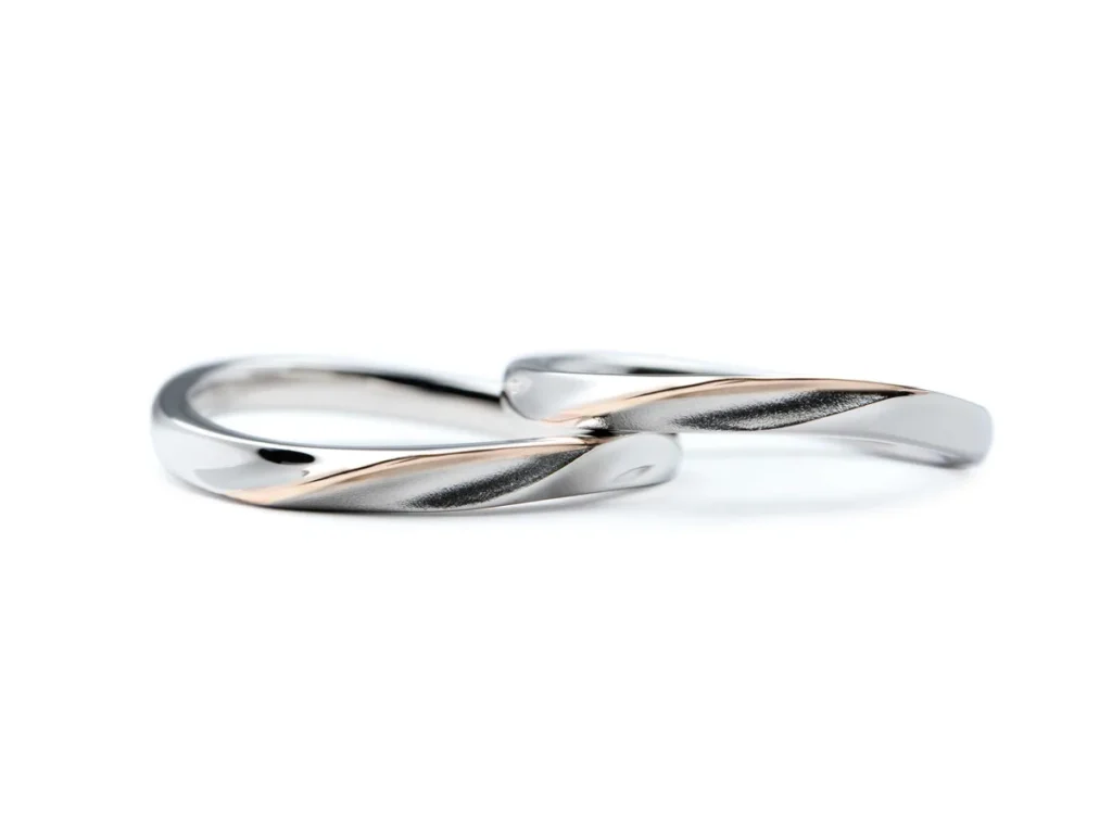 ピンクゴールドがアクセントの結婚指輪