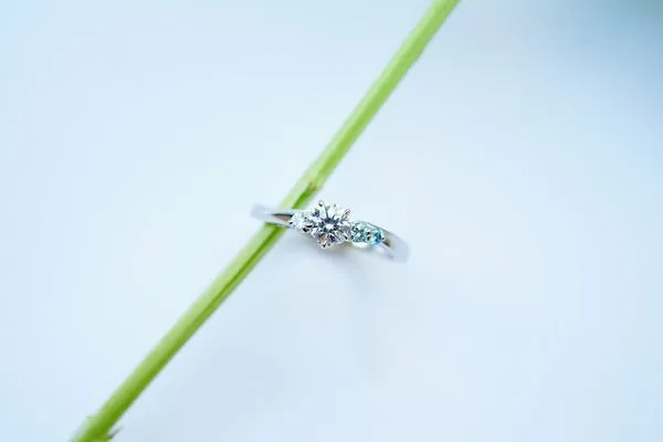 婚約指輪をネックレスにリメイクする完全ガイド