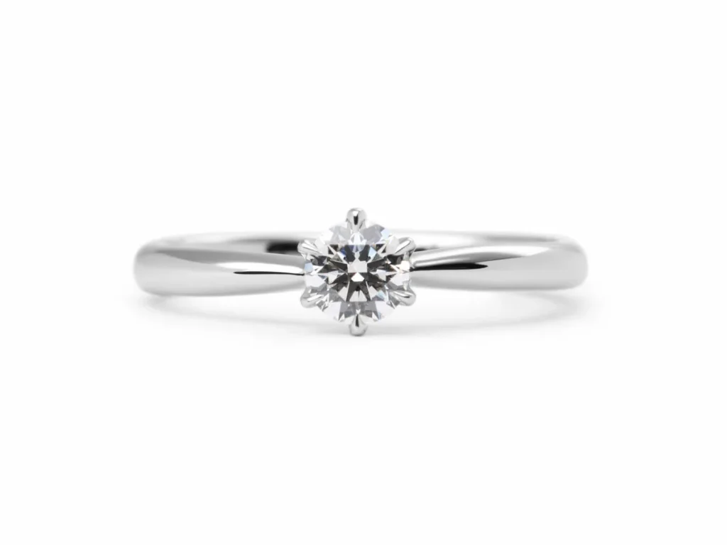 シンプルなソリティアの婚約指輪 (23112619960221)