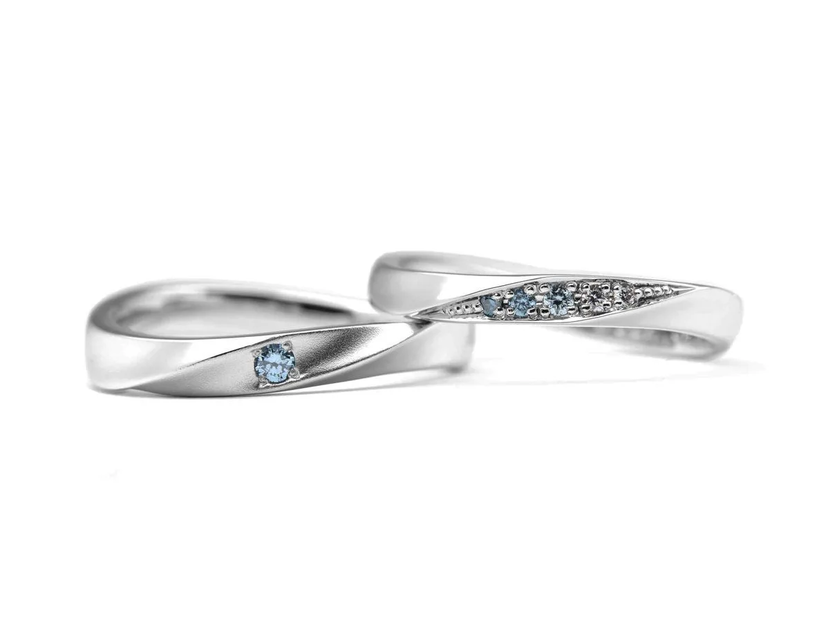 アイスブルーダイヤモンドでペア感を作るふたひねりの結婚指輪 （2024021919920818）