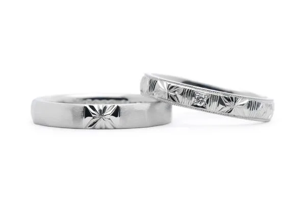 麻の葉模様をタガネ彫りした結婚指輪
