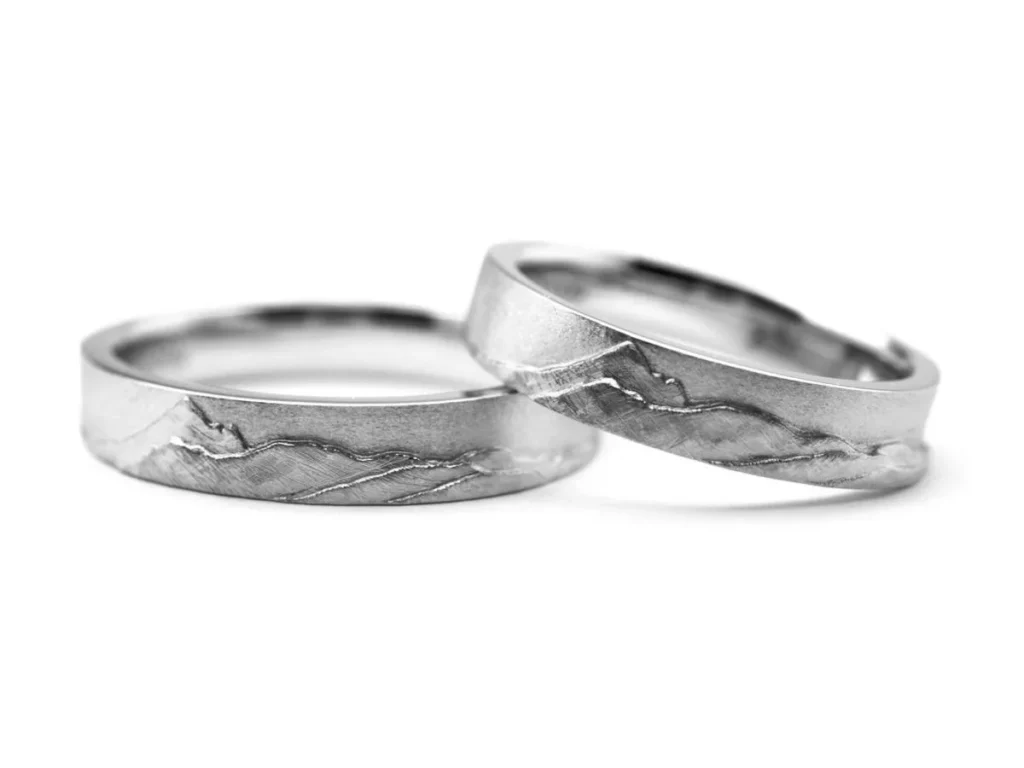 山をイメージしたプラチナのオーダーメイド結婚指輪