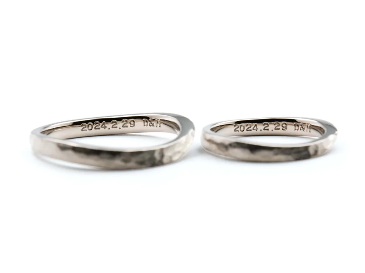 シャンパンゴールド×アンティーク加工の風合いがおしゃれなひねりの結婚指輪 2