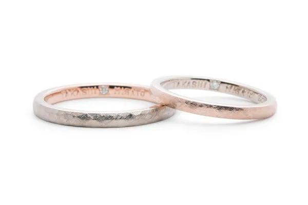 内外コンビネーションにアンティーク加工を施した手作り結婚指輪