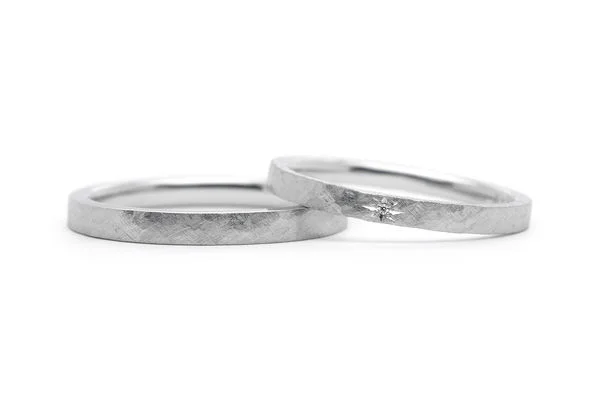 シンプルなアンティーク加工の手作り結婚指輪