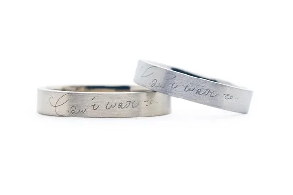 直筆メッセージが刻まれた手作り結婚指輪