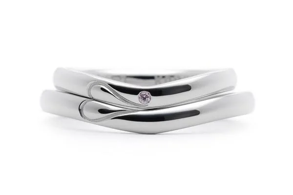 流れのあるハートの手作り結婚指輪