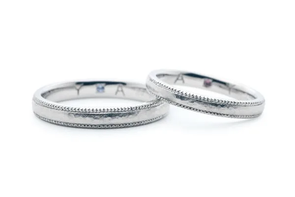 大きめのミルとアンティーク加工を施した手作り結婚指輪