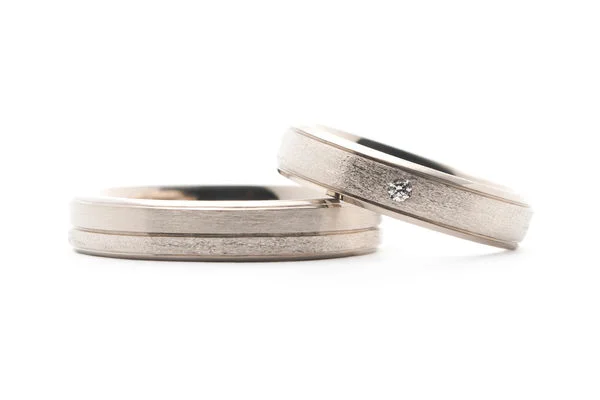 マット加工にラインが入った手作り結婚指輪