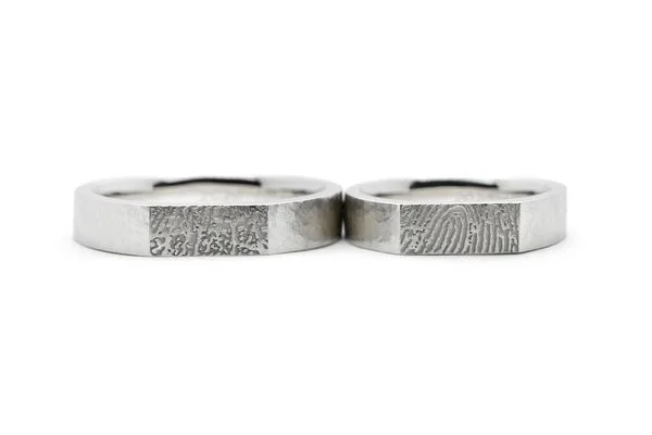 アンティーク加工と指紋の手作り結婚指輪