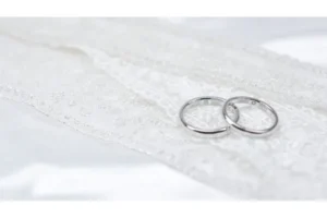 指紋が入った結婚指輪の魅力とデザイン