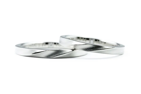 プラチナのふたひねりストレートの手作り結婚指輪