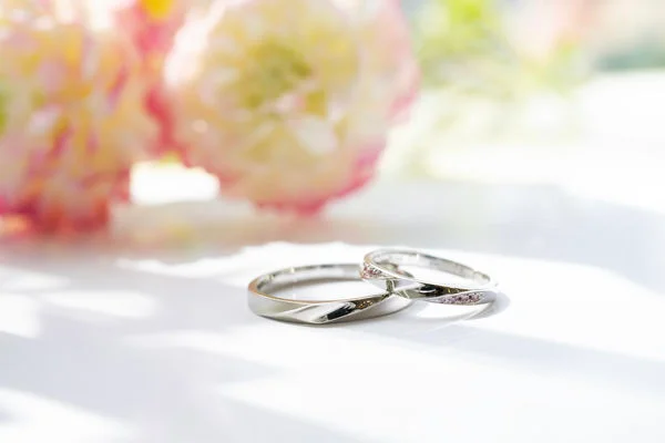ピンクダイヤモンドの結婚指輪の魅力と選び方