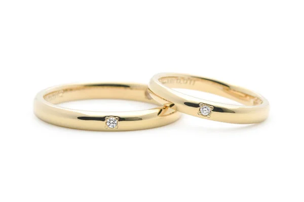 ゴールドのシンプルな甲丸の手作り結婚指輪