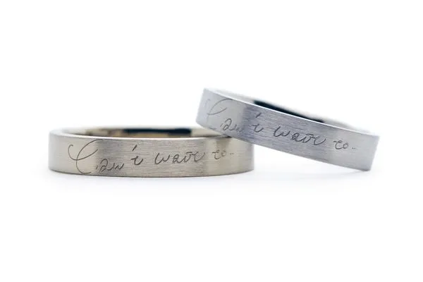 直筆メッセージが刻まれた手作り結婚指輪