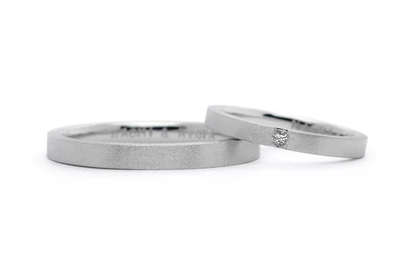 ダイヤポイントのシンプルな手作り結婚指輪