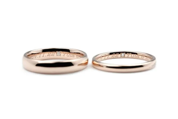 ローズゴールドにダイヤモンドの手作り結婚指輪