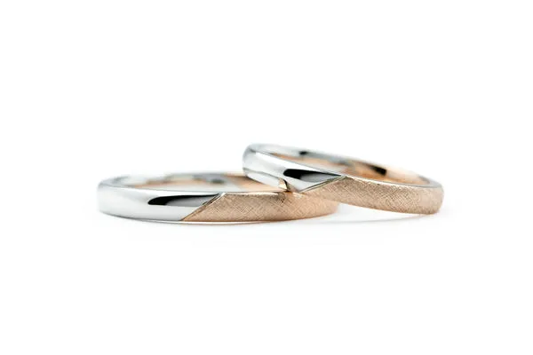 シルクのような布目模様のオーダーメイド結婚指輪