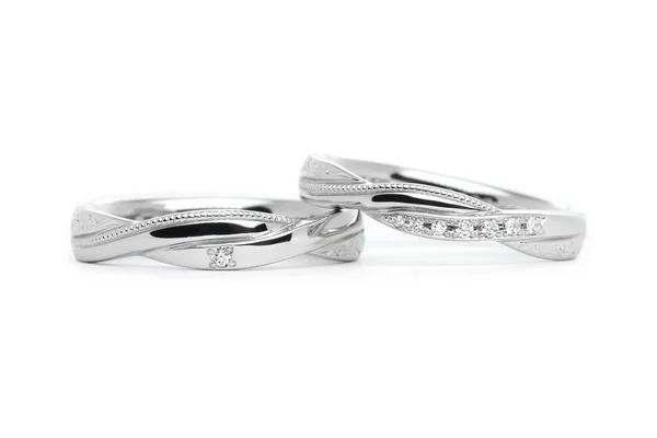 オリジナルデザインにハワイアン彫りを施した手作り結婚指輪