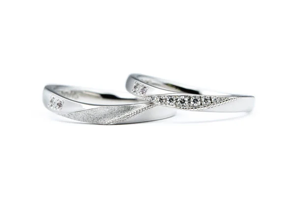 ミルグレインとピンクダイヤモンドのオーダーメイド結婚指輪