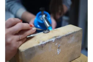 カップルにオススメ！手作り指輪の作り方ガイド