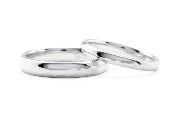 甲丸ストレートと槌目模様のオーダーメイド結婚指輪