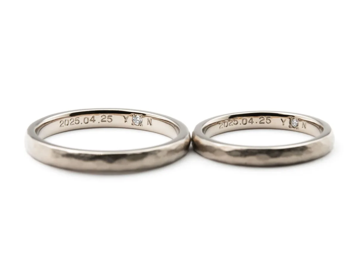 シャンパンゴールドにアンティーク加工を施した手作り結婚指輪 2