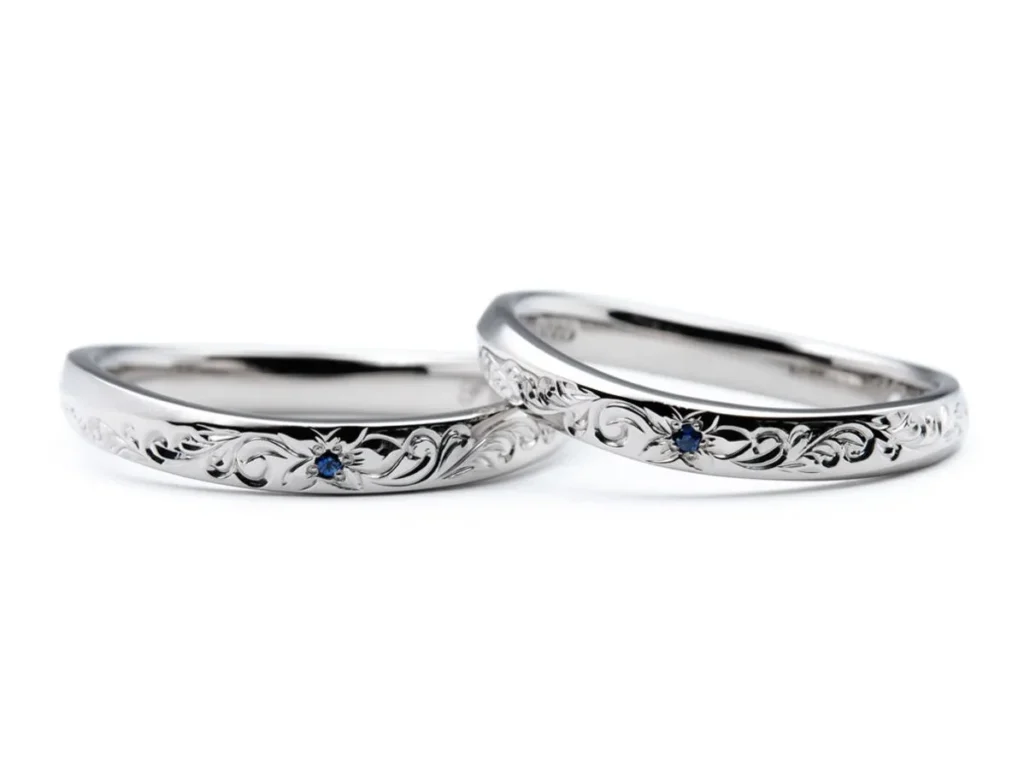 ハワイアン彫りとサファイアの海をイメージした手作り結婚指輪