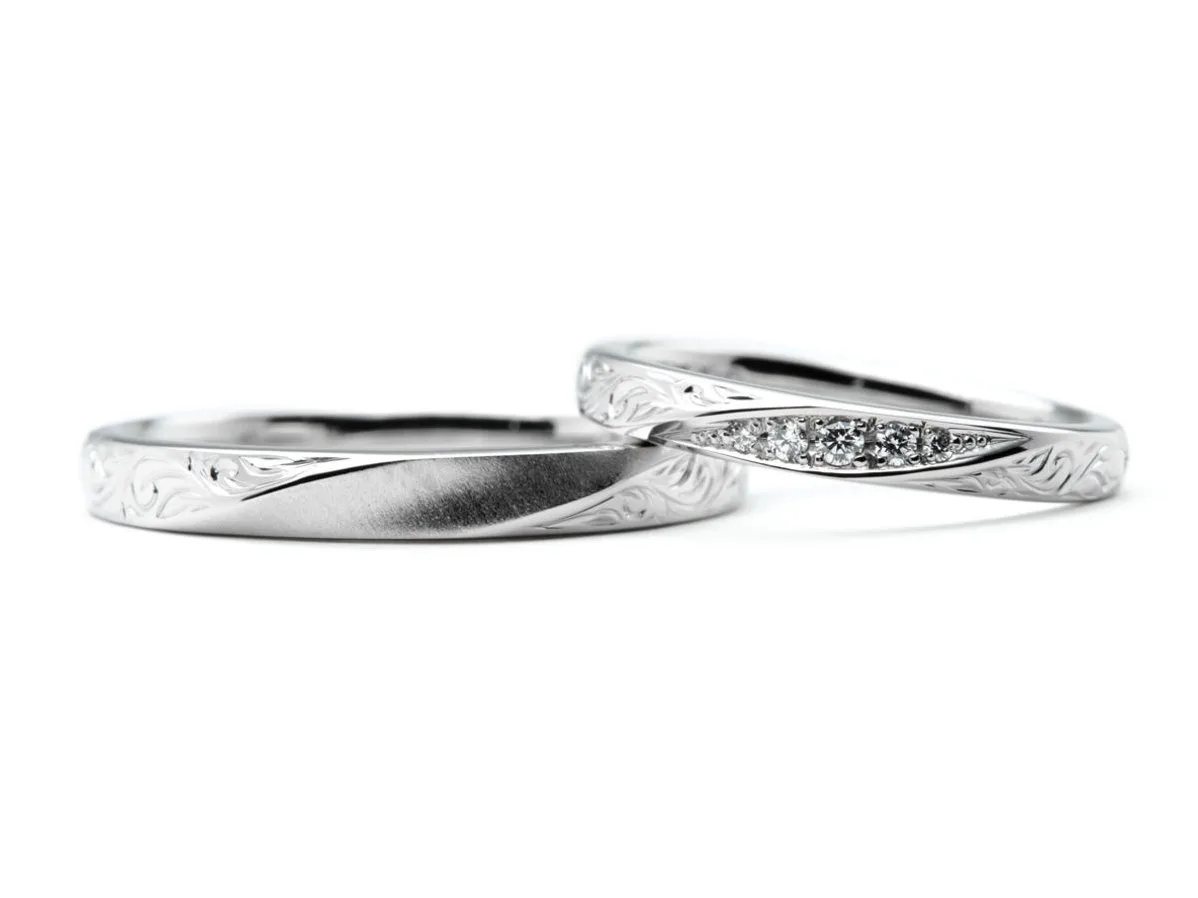ホヌとプルメリアのハワイアン彫りが入った手作り結婚指輪