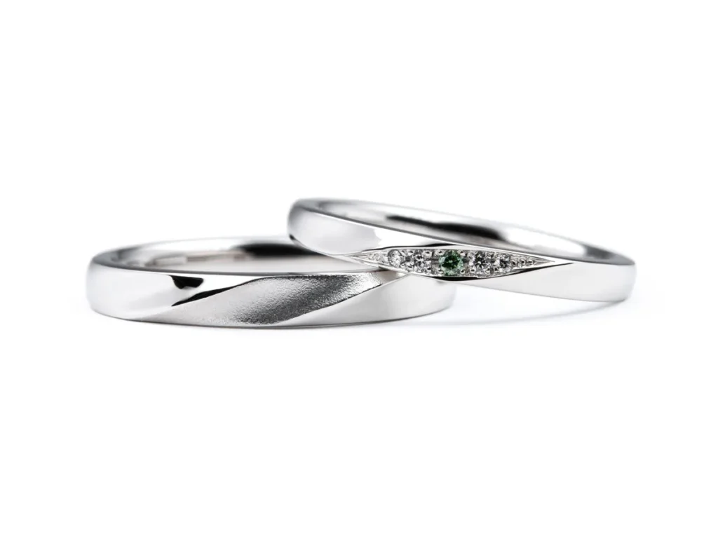 アイスグリーンダイヤモンドが入ったオーダーメイド結婚指輪