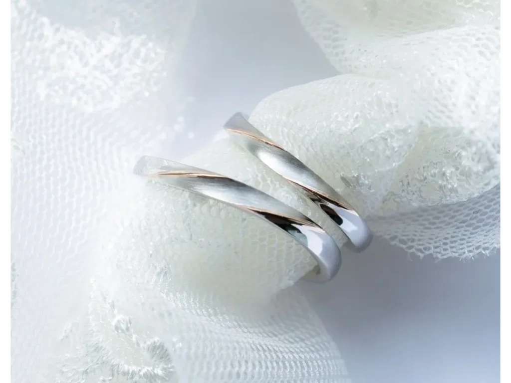 ダブルラインコンビネーションの手作り結婚指輪