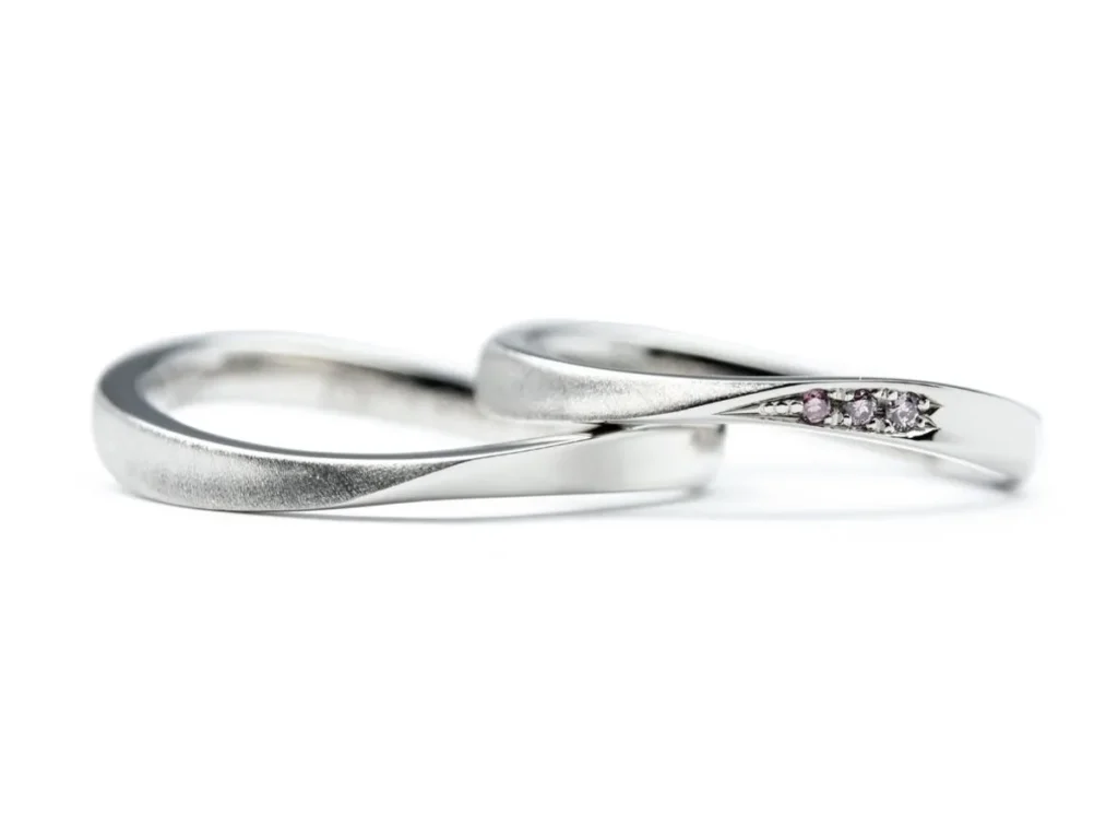 ピンクダイヤモンドのグラデーションオーダーメイド結婚指輪