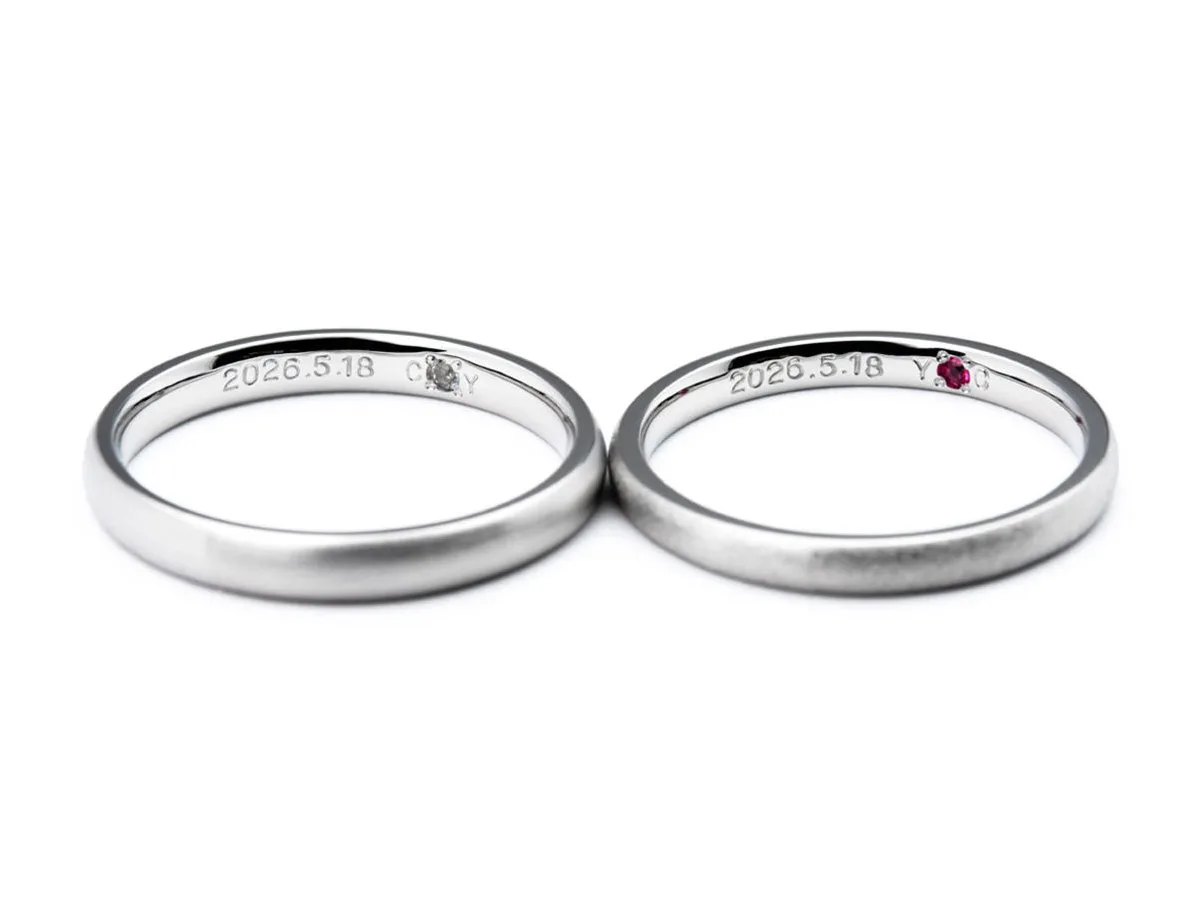 シンプルなストレートの甲丸にお好みの加工を施した手作り結婚指輪 2
