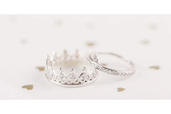 王冠・ティアラのデザインが可愛い！ 結婚指輪にもデザイン性を