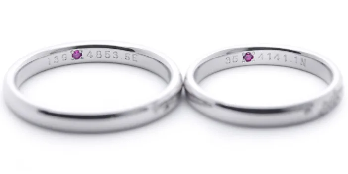 おふたりが出会った場所の座標を刻印した結婚指輪。